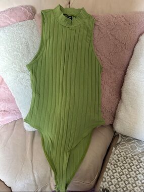 SHEIN Olive Green Ribbed Sleeveless Bodysuit